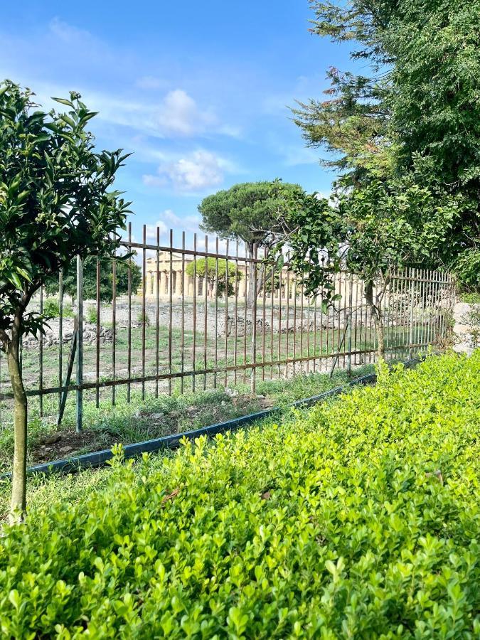 Il Giardino Di Athena 1 Lägenhet Paestum Exteriör bild
